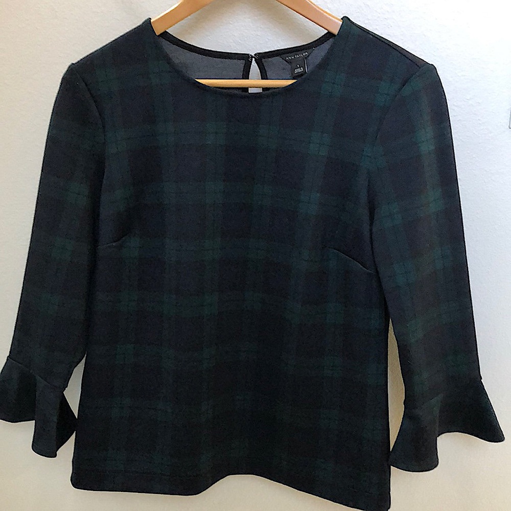 Ann Taylor ruffle sleeve blouse. Size small. Great condition.